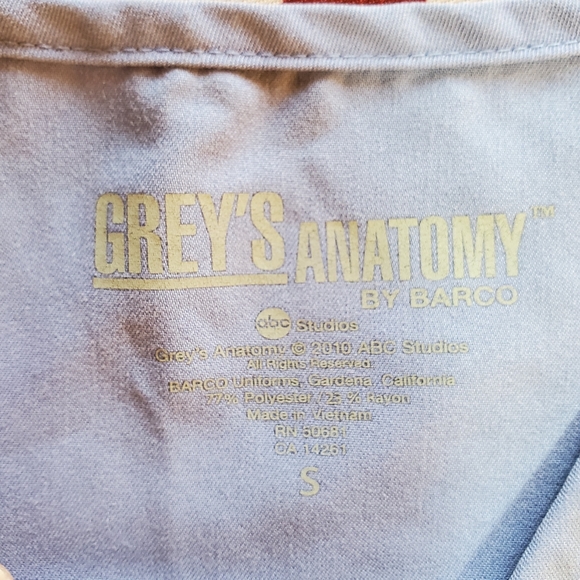 Scrub top - Picture 2 of 6